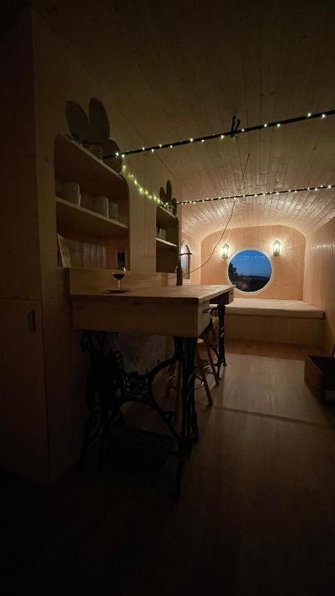 Glamping - Stylova Maringotka V Srdci Ladova Kraje, Pobliz Hlavniho Mesta Prahy Stribrna Skalice Esterno foto