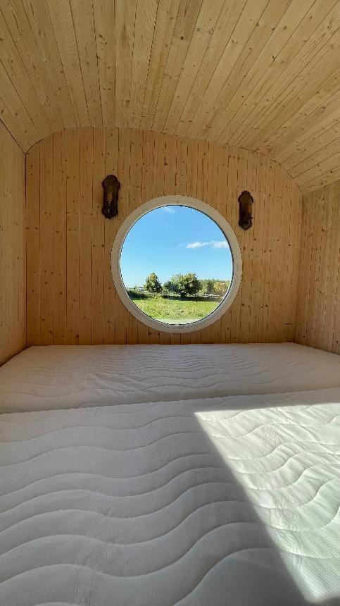 Glamping - Stylova Maringotka V Srdci Ladova Kraje, Pobliz Hlavniho Mesta Prahy Stribrna Skalice Esterno foto