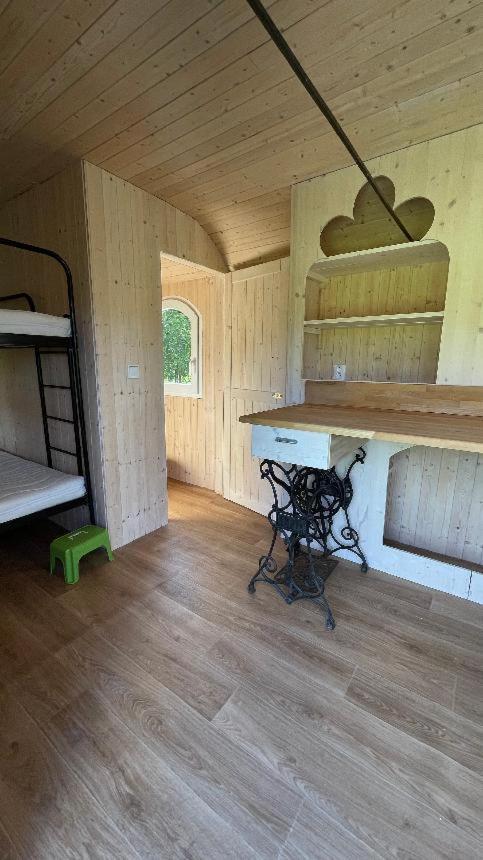 Glamping - Stylova Maringotka V Srdci Ladova Kraje, Pobliz Hlavniho Mesta Prahy Stribrna Skalice Esterno foto