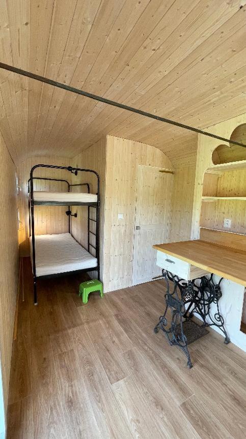 Glamping - Stylova Maringotka V Srdci Ladova Kraje, Pobliz Hlavniho Mesta Prahy Stribrna Skalice Esterno foto