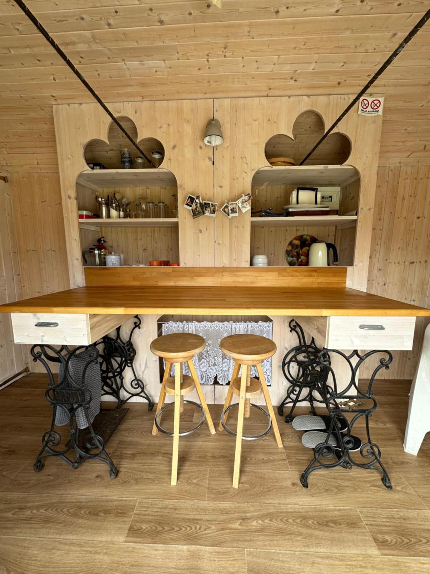 Glamping - Stylova Maringotka V Srdci Ladova Kraje, Pobliz Hlavniho Mesta Prahy Stribrna Skalice Esterno foto